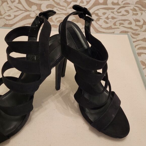 FOREVER 21 MULTI-STRAPS ZIPPER CLOSURE GLADIATOR SANDALS - Picture 2 of 16